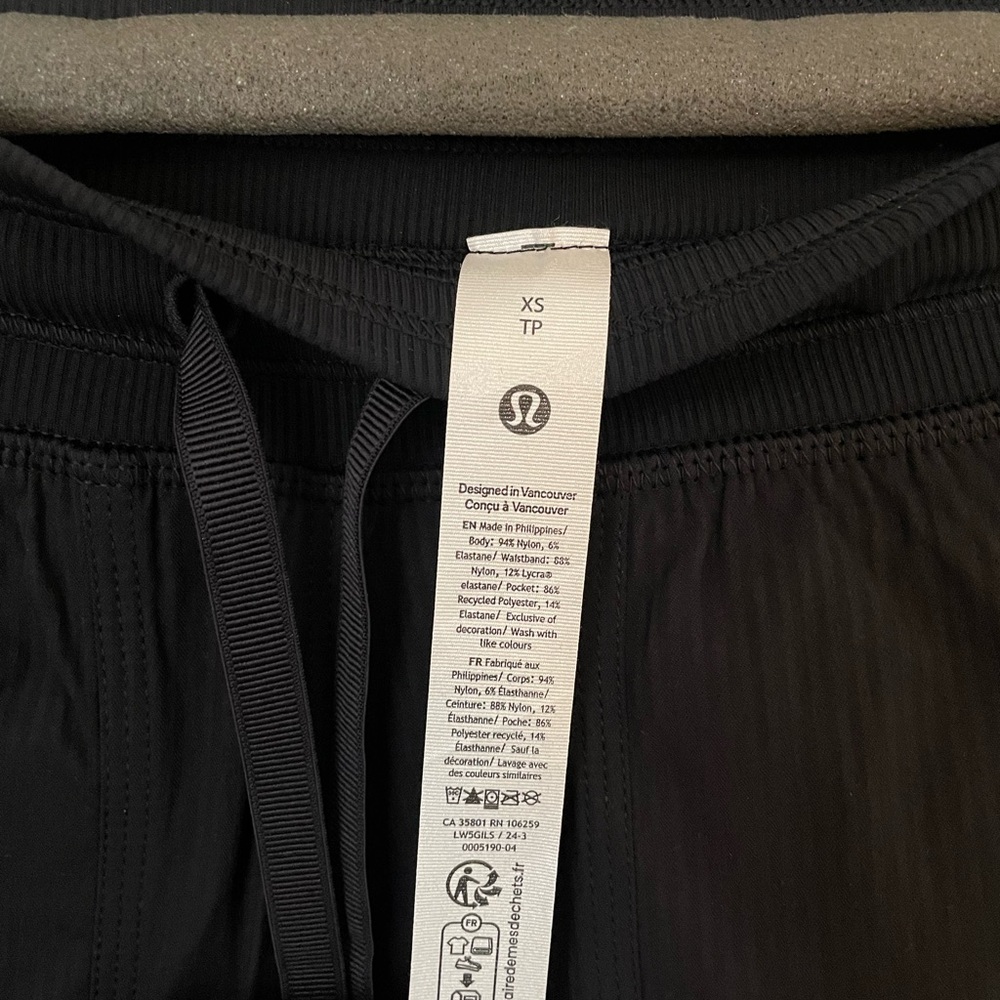 Lululemon Women's Dance Studio Relaxed-Fit Mid-Rise Cargo Pants - Picture 5 of 7